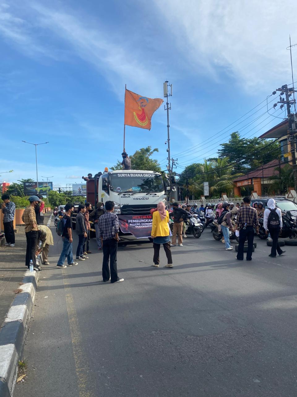Menagih Janji Demokrasi di Ruang Kampus